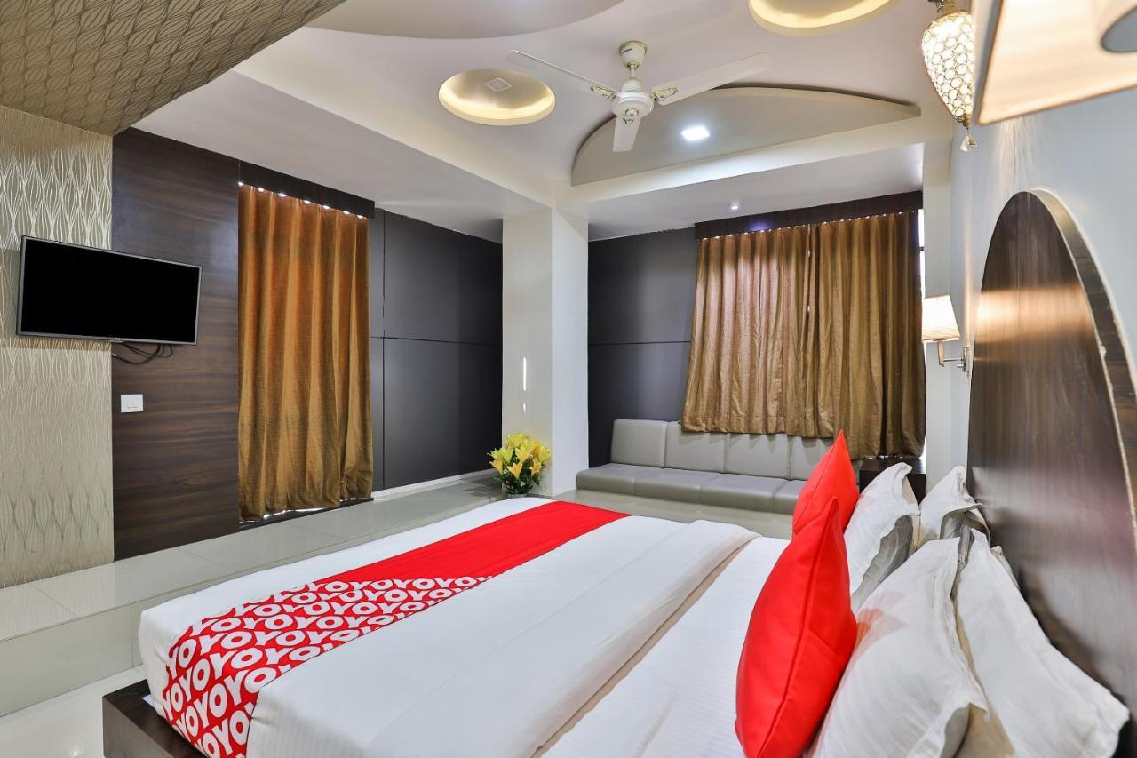 Collection O 7557 Hotel Shiv Kunj Exotica Narora Exterior foto