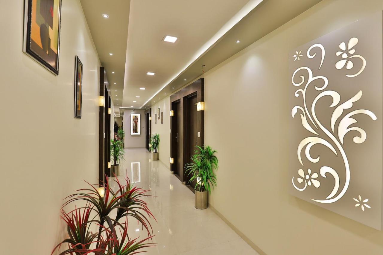 Collection O 7557 Hotel Shiv Kunj Exotica Narora Exterior foto